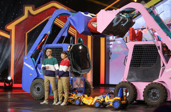 谁说机械都冰冷?这款会跳舞的滑移明明就是热情奔放的!